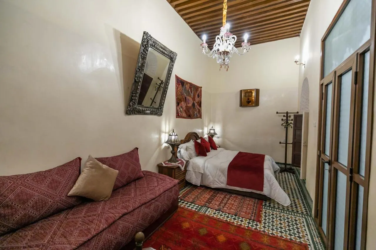 Riad Avec Terrasse Privee Et Piscine Partagee A 300M Fès
